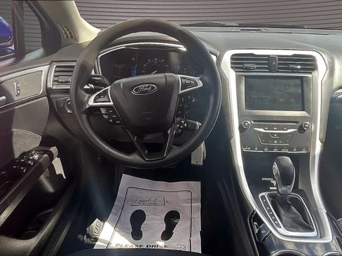 Used 2015 Ford Fusion SE FWD image 8
