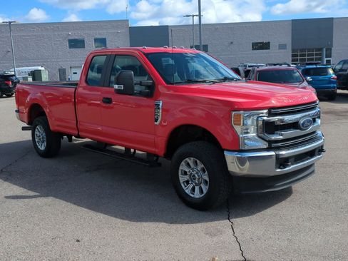 Used 2022 Ford F250 XL w/ STX Appearance Package image 2