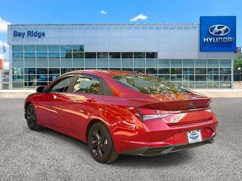 Used 2023 Hyundai Elantra SEL image 7