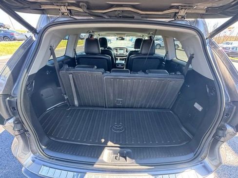 Used 2018 Toyota Highlander Limited image 9