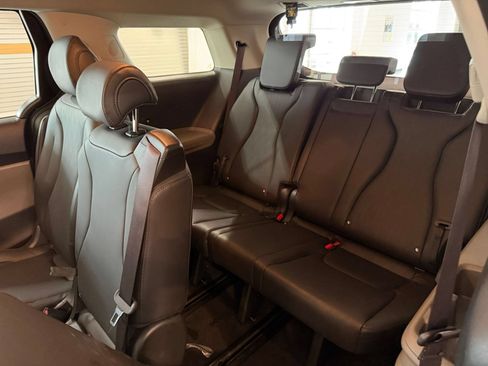 Used 2026 Kia Carnival FWD image 26
