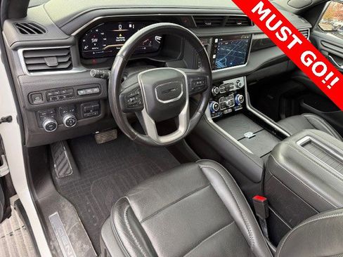 Used 2022 GMC Yukon Denali w/ Advanced Technology Package image 13