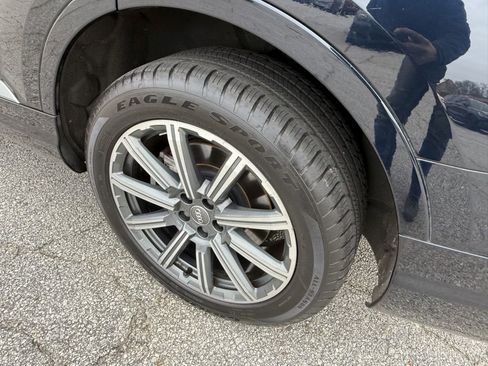 Used 2018 Audi Q7 3.0T Prestige w/ Prestige Package image 12