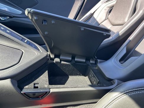 Used 2023 Chevrolet Corvette Stingray w/ Z51 Performance Package image 39