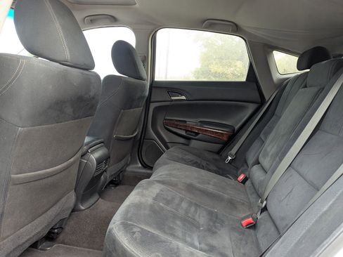 Used 2010 Honda Crosstour EX image 14