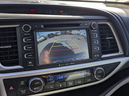 Used 2018 Toyota Highlander Limited image 10