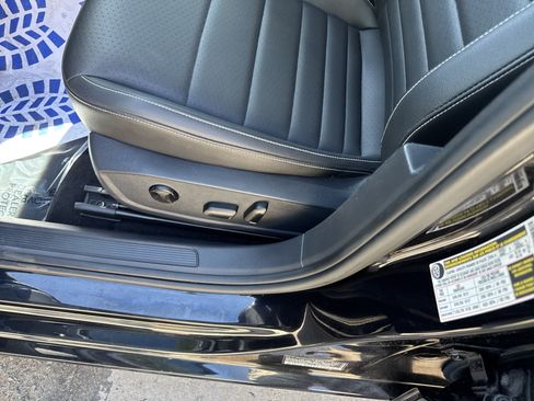 Used 2024 Volkswagen Jetta SE FWD image 15
