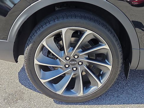 Used 2022 Lincoln Nautilus Reserve w/ Equipment Group 201A image 7