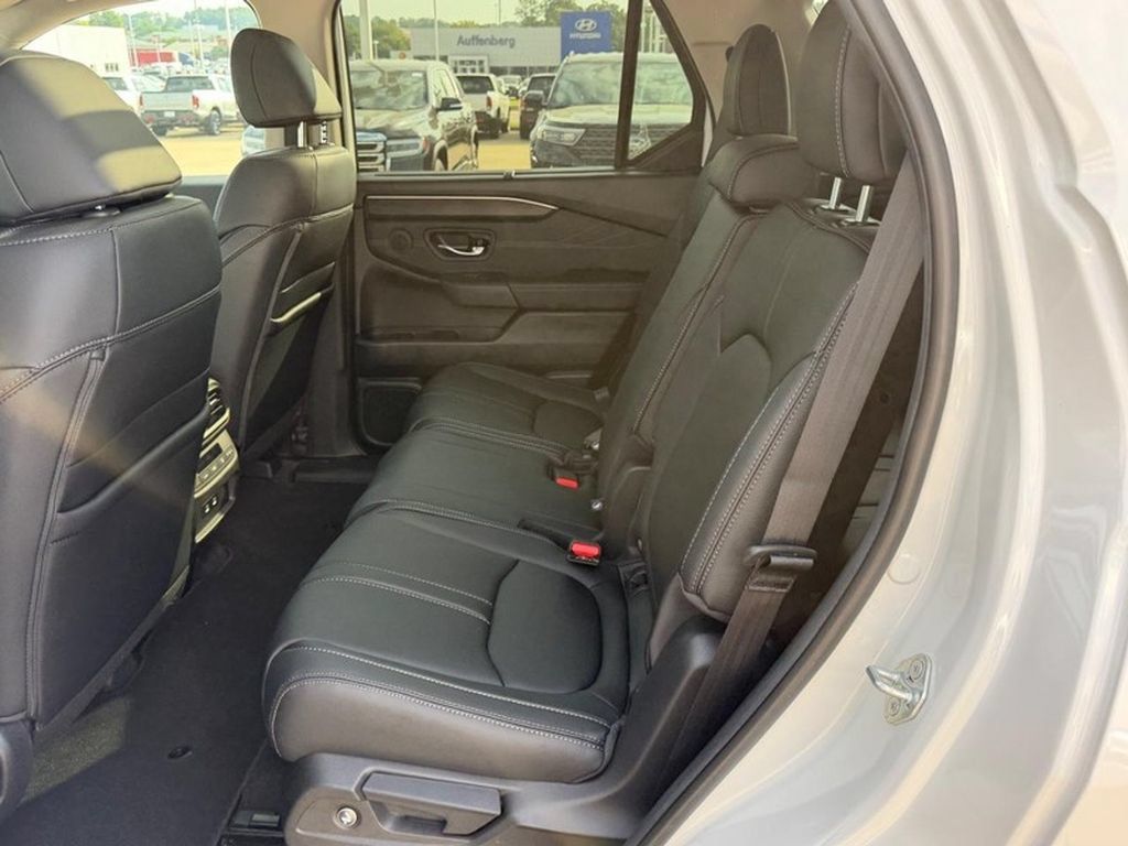 New 2026 Honda Pilot Touring image 10