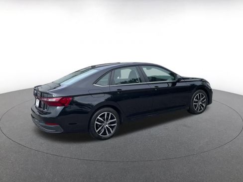 Used 2025 Volkswagen Jetta SE image 15