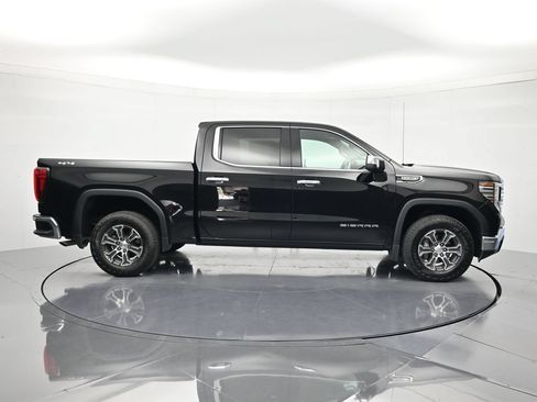 Certified 2025 GMC Sierra 1500 SLT AWD/4WD image 4