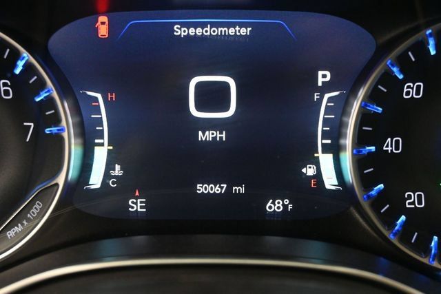 Used 2025 Chrysler Pacifica Limited FWD image 32