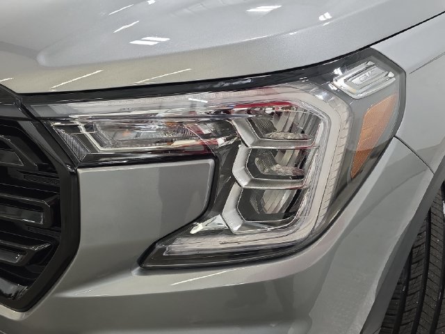 Used 2023 GMC Terrain SLE w/ Driver Convenience Package AWD/4WD image 28
