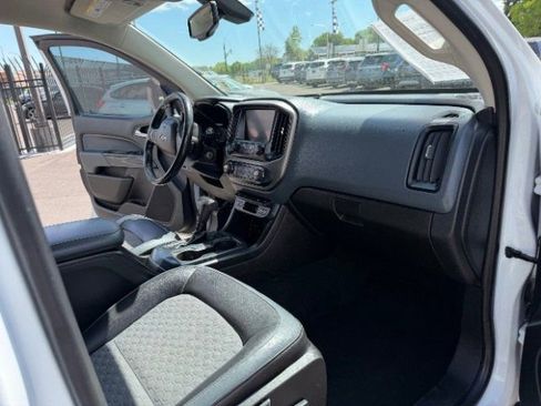 Used 2018 Chevrolet Colorado Z71 AWD/4WD image 28