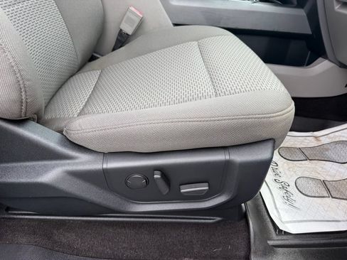 Used 2019 Ford F150 XLT w/ Equipment Group 302A Luxury AWD/4WD image 29