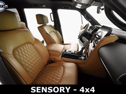 Used 2024 INFINITI QX80 Sensory image 17