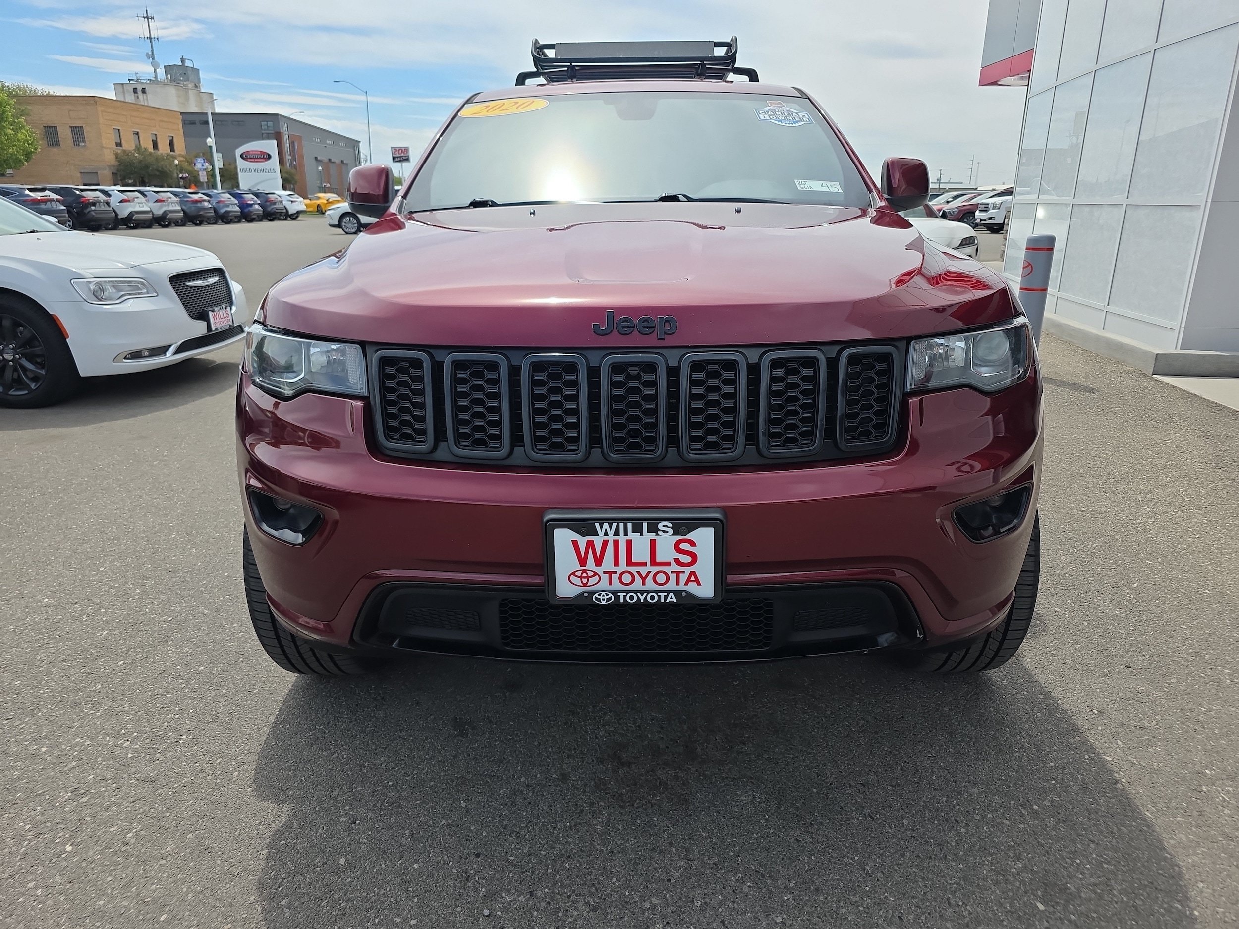 Used 2020 Jeep Grand Cherokee Altitude AWD/4WD image 4
