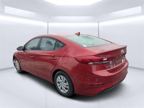 Used 2017 Hyundai Elantra SE image 5