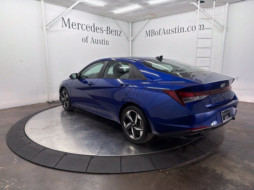 Used 2023 Hyundai Elantra SEL w/ Convenience Package FWD image 5