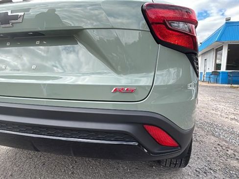 Certified 2024 Chevrolet Trax RS w/ Sunroof Package image 8