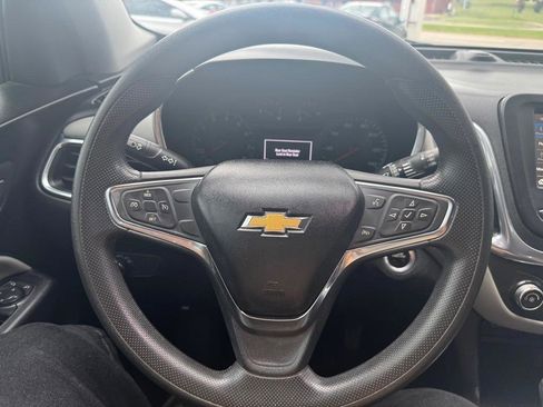 Used 2019 Chevrolet Equinox LS FWD image 13