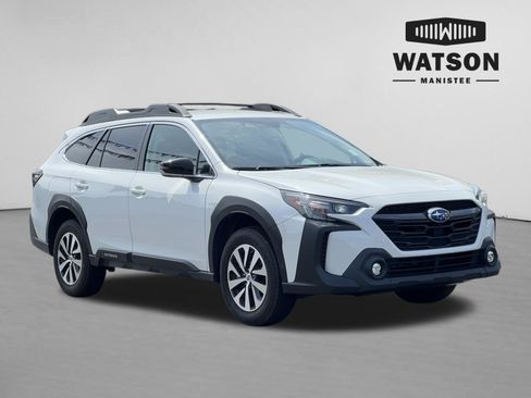 Used 2023 Subaru Outback Premium AWD/4WD image 1
