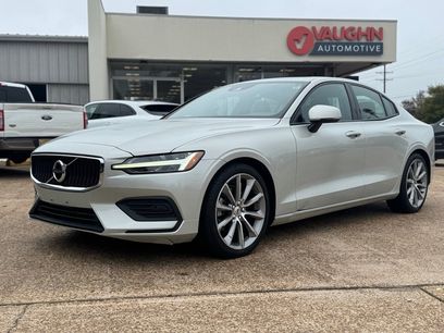 Used 2019 Volvo S60 T5 Momentum w/ Premium Package