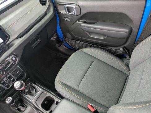 Used 2025 Jeep Wrangler Sport image 17