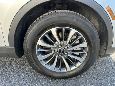 Used 2021 Lincoln Nautilus FWD w/ Equipment Group 101A image 25