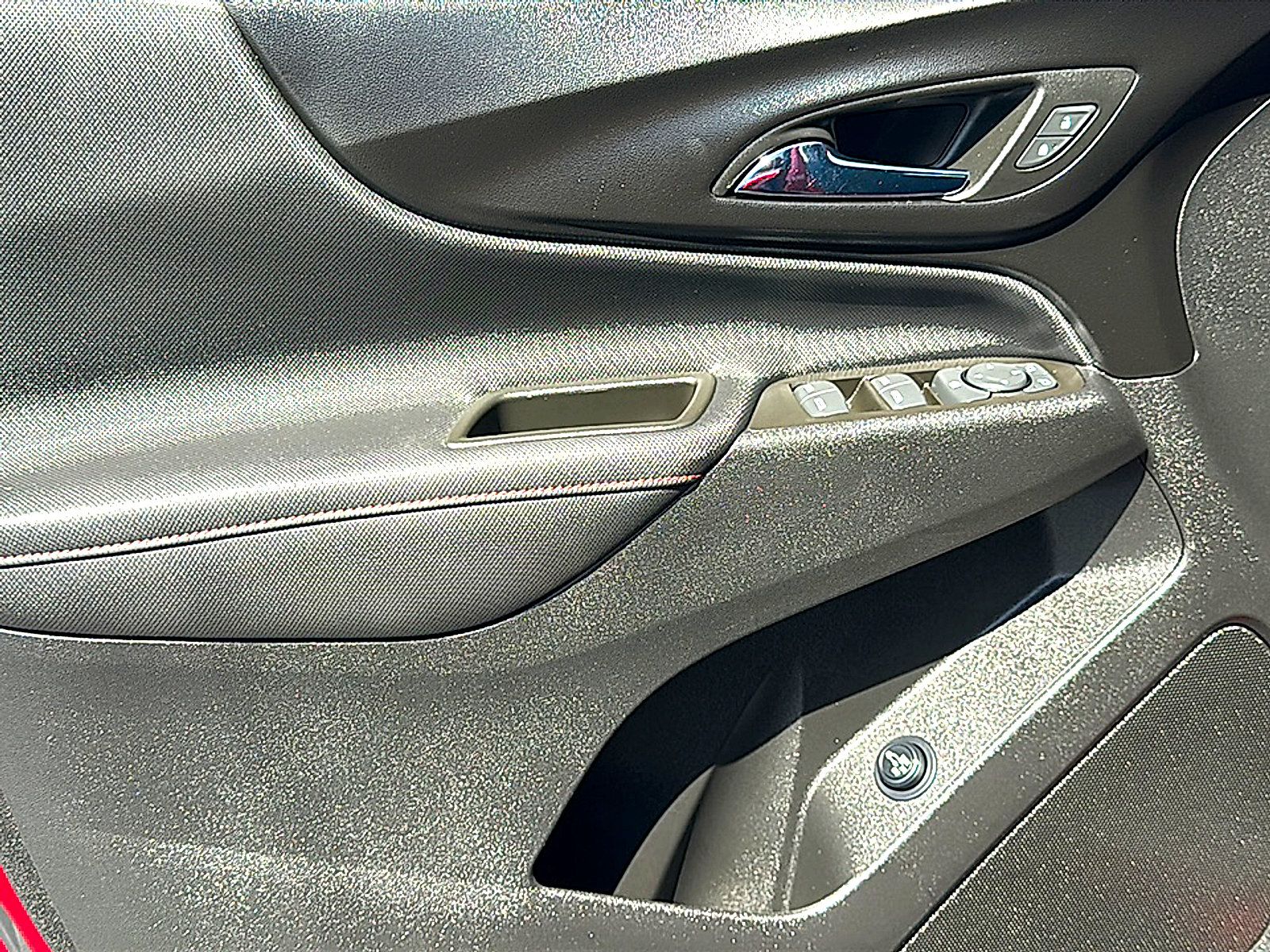 Used 2023 Chevrolet Equinox RS FWD image 16