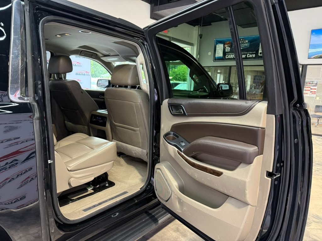 Used 2020 Chevrolet Suburban LT AWD/4WD image 39