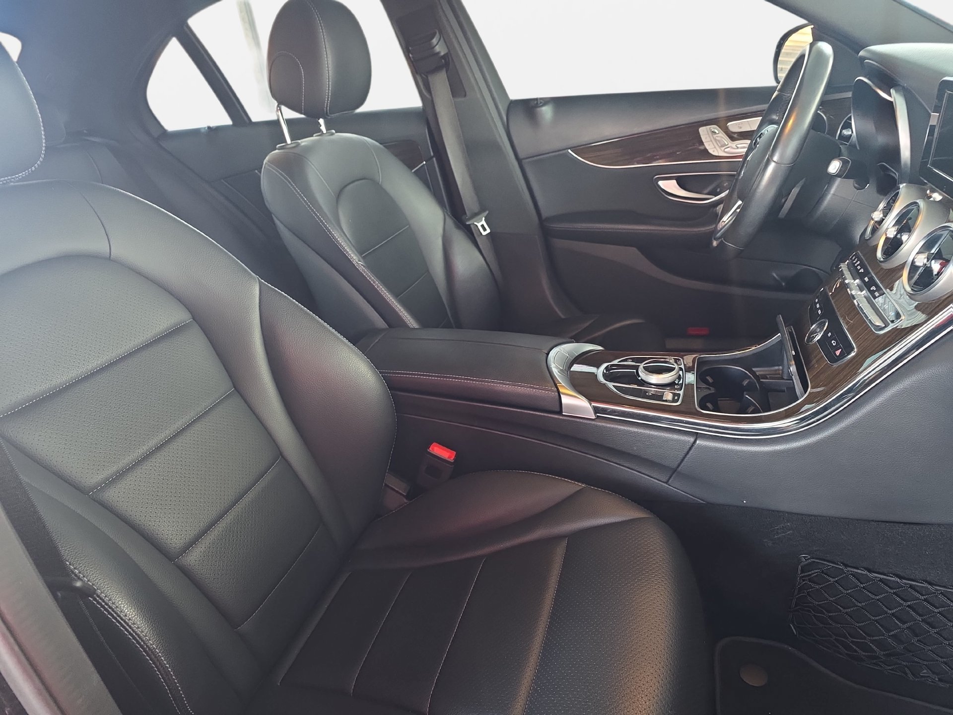 Used 2019 Mercedes-Benz C 300 4MATIC Sedan image 10
