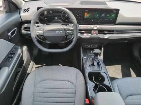 Used 2025 Kia K4 EX FWD image 27