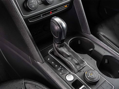 Used 2021 Volkswagen Atlas SE w/ Towing Package image 21