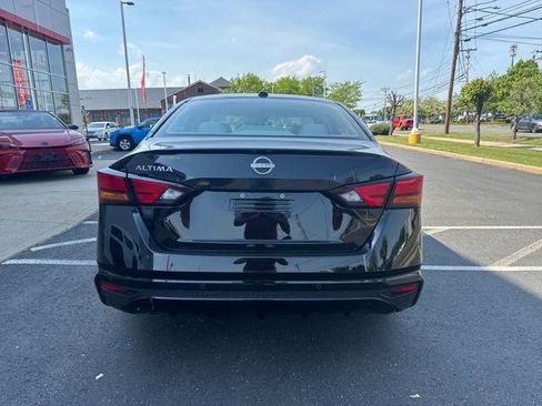 Used 2025 Nissan Altima 2.5 SV FWD image 4