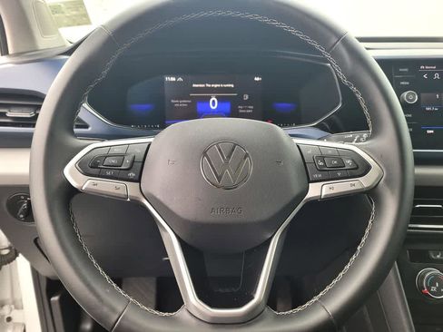 Used 2022 Volkswagen Taos SE w/ Panoramic Sunroof Package AWD/4WD image 21