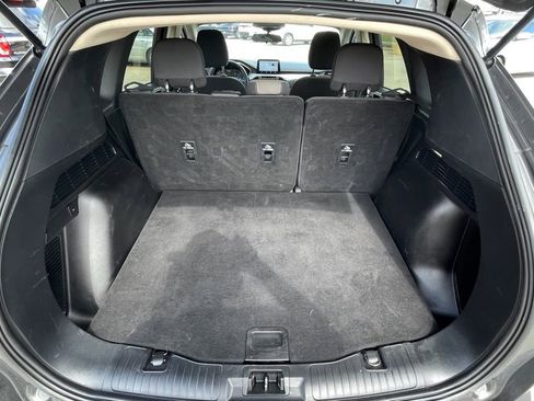 Used 2020 Ford Escape SE image 12