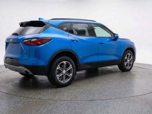 Used 2025 Chevrolet Blazer LT image 9