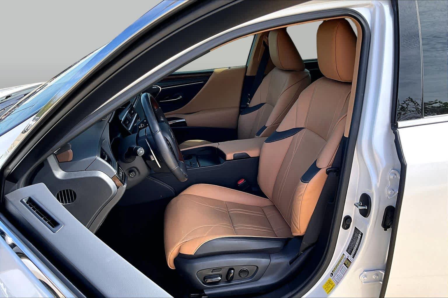 Used 2024 Lexus ES 350 Ultra Luxury w/ Accessory Package (Z2) FWD image 8