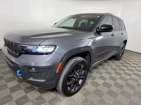Used 2023 Jeep Grand Cherokee 30th Anniversary AWD/4WD image 10