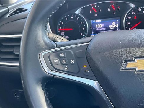 Used 2020 Chevrolet Equinox LT image 18