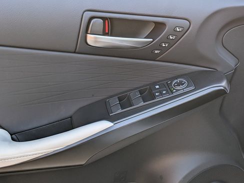 Used 2022 Lexus IS 350 F Sport image 10