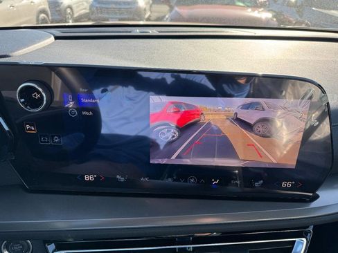 New 2026 Chevrolet Traverse LT image 16