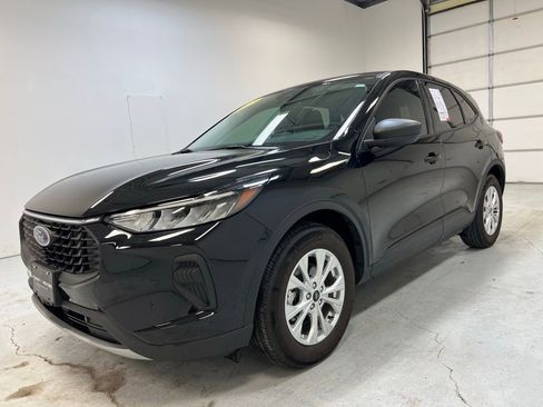 Used 2025 Ford Escape Active w/ Cold Weather Package image 11