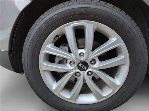 Used 2017 Kia Soul + image 15