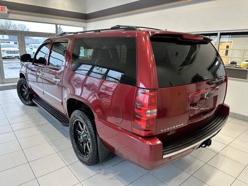 Used 2009 Chevrolet Suburban LTZ image 6