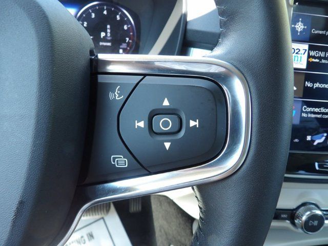 Used 2019 Volvo XC40 T5 Momentum AWD/4WD image 19