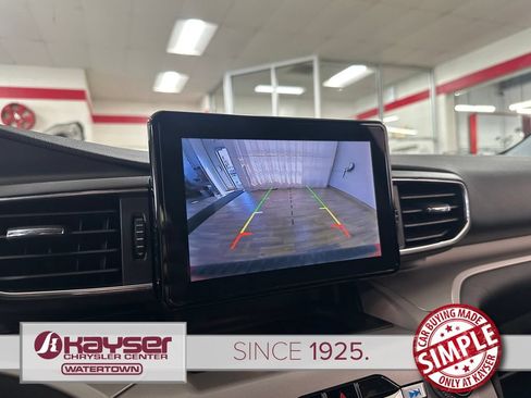 Used 2023 Ford Explorer XLT w/ Equipment Group 202A AWD/4WD image 26