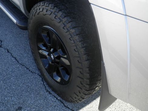 Used 2017 Toyota 4Runner SR5 image 11