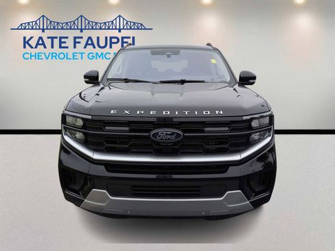 Used 2025 Ford Expedition Max Platinum AWD/4WD image 2